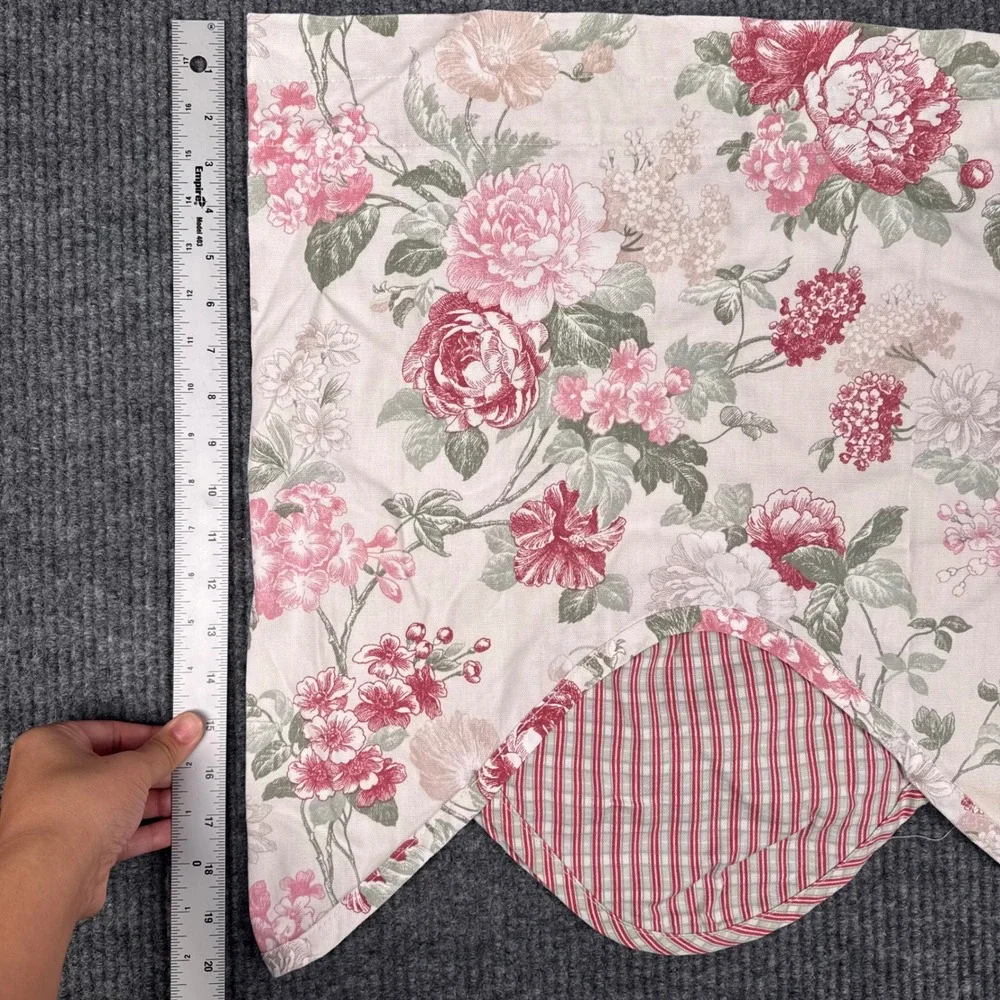 Unbranded floral valance